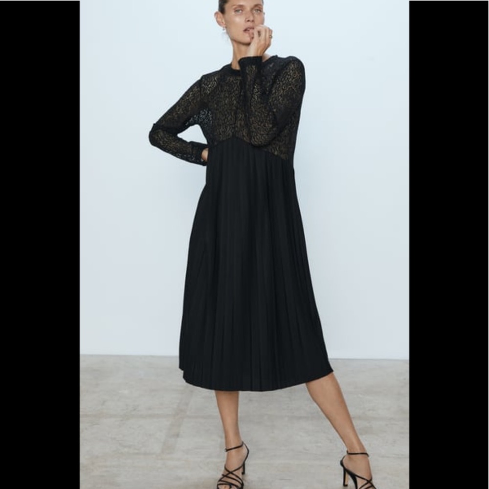 Lace pleated dresss